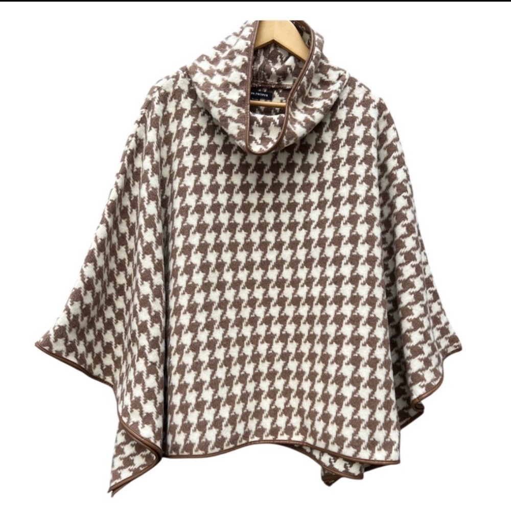 Boston Proper Brown and White Houndstooth Cape